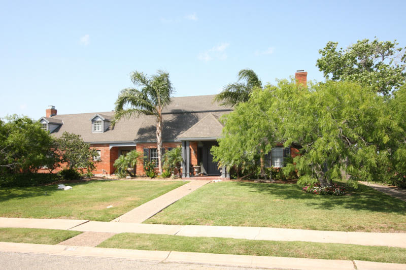 202 Bayshore, Corpus Christi, Texas Homes & Land - Real Estate